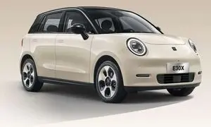 همه چیز درباره KMC E30X؛ هاچبک برقی چینی با امکاناتی فراتر از انتظار