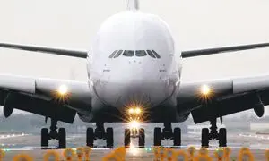 عکسی عجیب از ابعاد دم هواپیمای غول پیکر A380