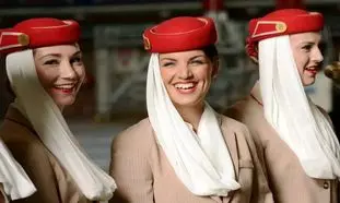 حقوق خدمه کابین و مهماندار هواپیمایی امارات چقدر است؟