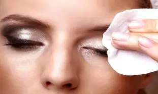 راهنمای جامع انتخاب و خرید پاک‌ کننده آرایش چشم