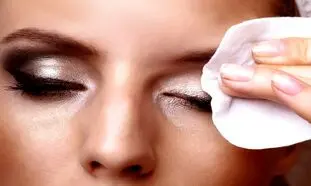 راهنمای جامع انتخاب و خرید پاک‌ کننده آرایش چشم