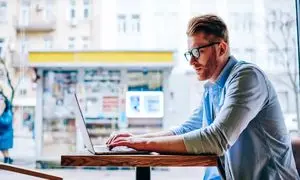 صرافی ایرانی برای معامله رمزارزها بهتر است یا خارجی؟