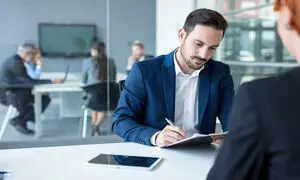 مدیران میانی حوزه تبلیغات چقدر حقوق می گیرند؟