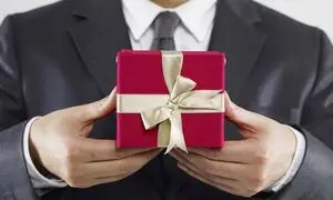 بهترین هدایای سازمانی برای کارمندان در شب یلدا