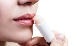 ۱۲ مزیت استفاده از بالم لب