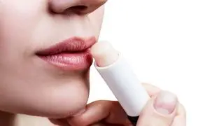 ۱۲ مزیت استفاده از بالم لب