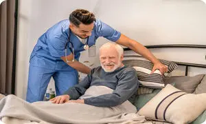 هر آن چه درباره انتخاب پرستار سالمند در منزل باید بدانید