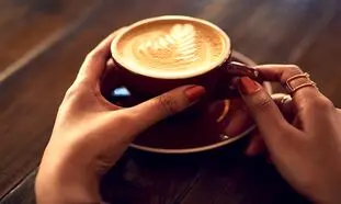 5 نوشیدنی محبوب کافئین دار