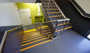 اطفای حریق ساختمان‌ با ایجاد فشار مثبت در راه‌ پله‌ ها