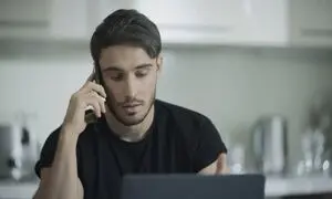 5 مدل گوشی دکمه ای پرفروش در زمستان 1403