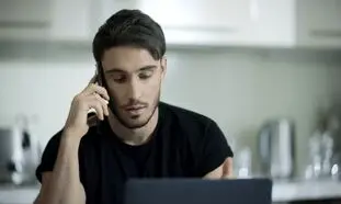 5 مدل گوشی دکمه ای پرفروش در زمستان 1403