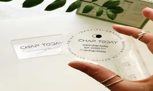 چاپ لیبل شیشه ‌ای؛ انتخابی عالی برای بسته ‌بندی محصولات