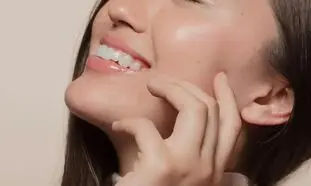 پوست شیشه‌ای بدون زحمت: 9 مرحله ساده برای درخشش