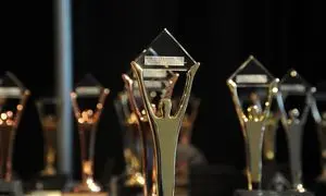 بانک سامان در رویداد استیوی اوارد هفت جایزه گرفت