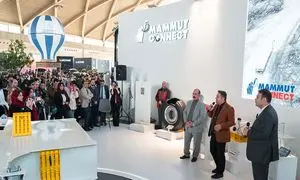 رونمایی از دستیار هوش مصنوعی ماموت کانکت در نمایشگاه خودرو تهران