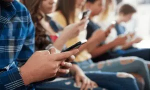 بهترین گوشی اقتصادی برای شرکت در کلاس های آنلاین + قیمت