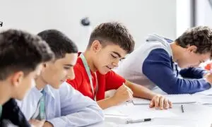 آسان ترین روش مهاجرت تحصیلی به انگلیس برای افراد زیر 18 سال