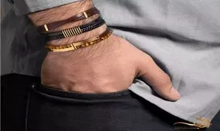 دستبند چرم و طلا مردانه؛ تلفیقی از اصالت و تجمل