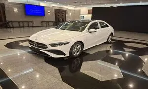 اولین خودروی وارداتی جانبازان توسط کیان خودرو واگذار شد