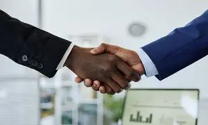 حضور مدیرعامل هلدینگ ارتباط فردا در پنل فناوری اطلاعات و صنعت مالی کیش