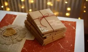 کتاب «میزها و دیوارها»؛ یک پیشنهاد ویژه برای هدیه نوروز 1404