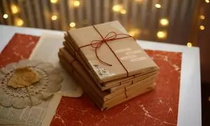 کتاب «میزها و دیوارها»؛ یک پیشنهاد ویژه برای هدیه نوروز 1404
