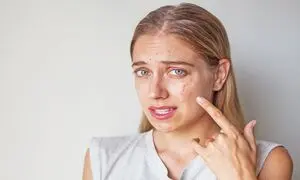 با این شوینده‌، پوستتان را از شر چربی اضافه و جوش نجات دهید!