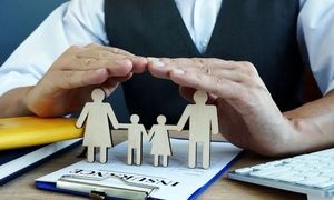 سه هیچ جلو، با خرید قسطی بیمه