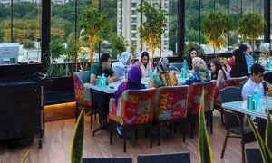 ۱۰ فودکورت برتر تهران برای افطاری و شام