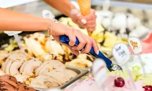 محلات معروف برای خرید آبمیوه و بستنی در شیراز