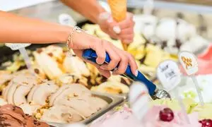 محلات معروف برای خرید آبمیوه و بستنی در شیراز