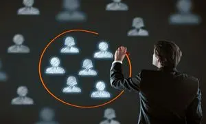 مقایسه اولویت‌ های منابع انسانی در ایران با دنیا