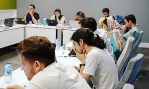 آیا نسل زد واقعا به دنبال پول است؟