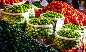 گوجه سبز کیلویی چند؟