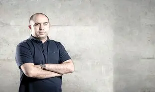 سخنرانی پشوتن پورپزشک در گردهمایی بیزینس‌ سامیت