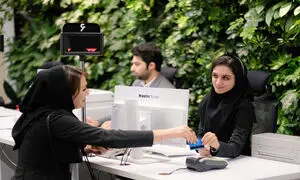 هلدینگ آشنا شش ساله شد