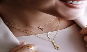 با این ۵ گردنبند پرفروش، همه نگاه‌ ها به شما خیره می ‌شود!