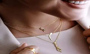 با این ۵ گردنبند پرفروش، همه نگاه‌ ها به شما خیره می ‌شود!