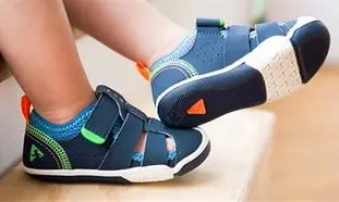 اهمیت پوشیدن کفش طبی برای کودکان