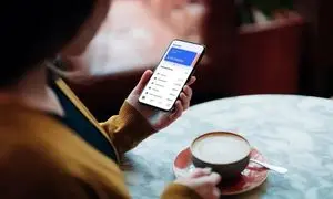 بررسی چالش‌ های مالی پلتفرم‌ های آنلاین در یک گردهمایی