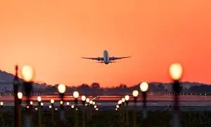 چرا قیمت بلیط هواپیما در مسیرهای داخلی نوسان زیادی دارد؟