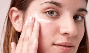 ارزانترین ضدآفتاب فلوئیدی برای پوست جوش دار