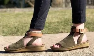 پرفروش ترین کفش طبی زنانه برای استفاده روزمره