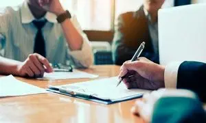 آغاز همکاری بانک دی و هلدینگ آشنا