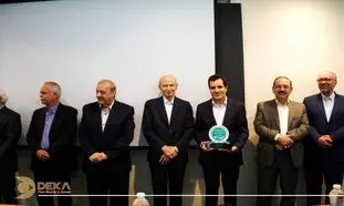 اعطای نشان عالی روابط عمومی به دپارتمان ارتباطات هلدینگ دکا