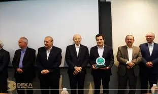 اعطای نشان عالی روابط عمومی به دپارتمان ارتباطات هلدینگ دکا