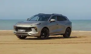 حضور آرین پارس در نمایشگاه خودرو شیراز