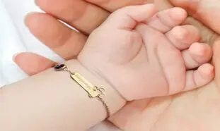 ۳ دستبند طلای کودکانه برای هدیه به نوزاد