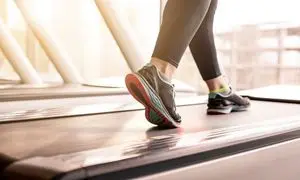 تردمیل مکانیکی یا هوشمند؛ کدام برای شما مناسب است؟
