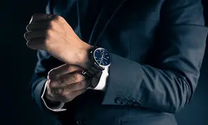 چگونه تشخیص دهیم ساعت مچی اصل است یا تقلبی؟